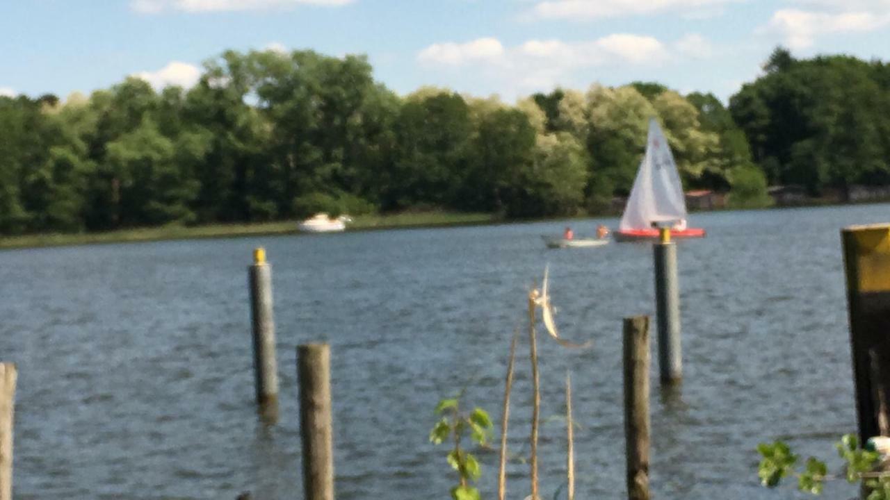 Schoene 3Zimmer Ferienwohnung Direkt Am Baalensee Fürstenberg-Havel Exterior foto